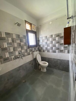 Parking in 3.5 BHK Builder Floor at Sector 23 – for Rent