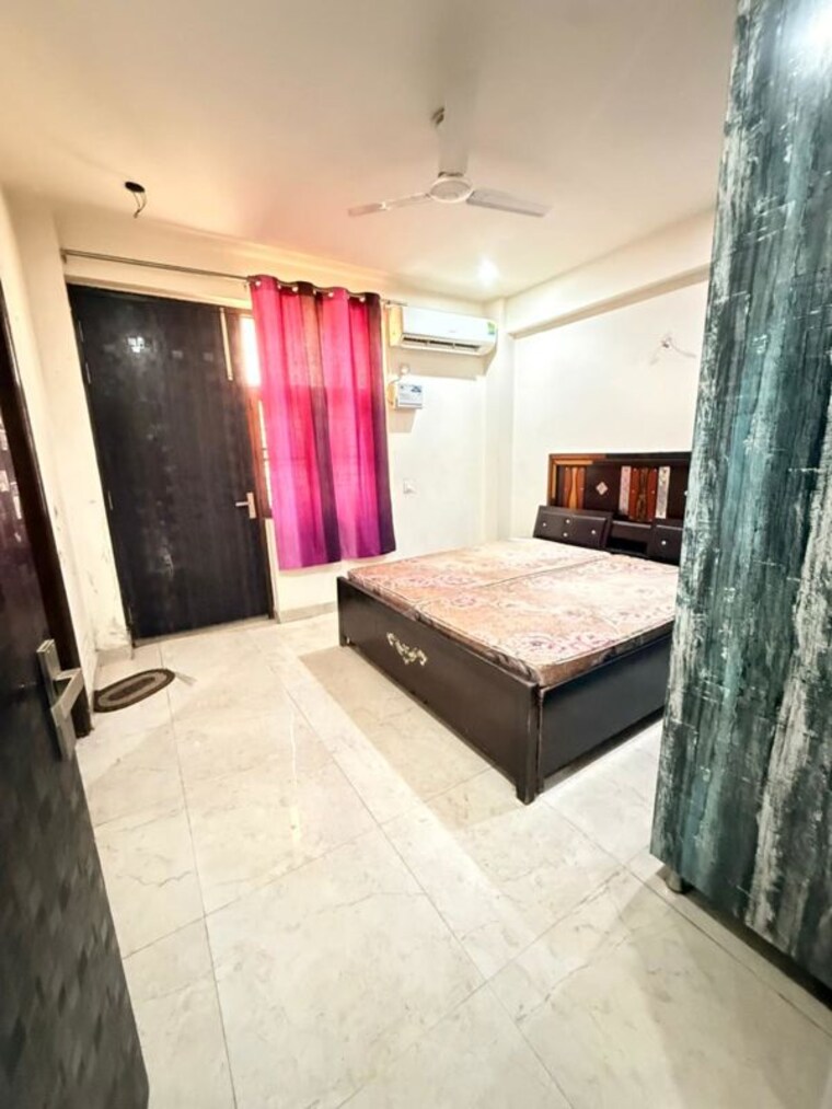 Bedroom, sector 57 3 Bedroom 204 Sq.Yd. Builder Floor In Sector 57 Gurgaon 10749587