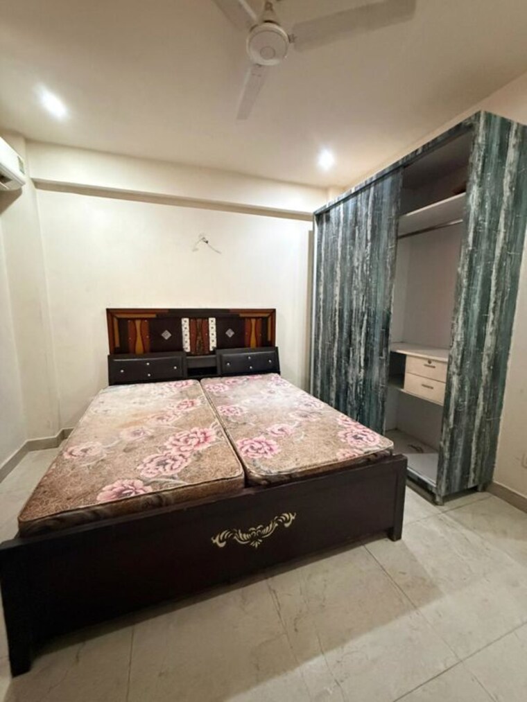Bedroom, sector 57 3 Bedroom 204 Sq.Yd. Builder Floor In Sector 57 Gurgaon 10749587