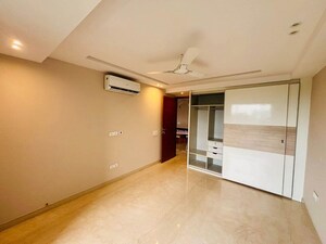 Room in 4 BHK Apartment at Conscient Heritage Max, Sector 102 – for Rent
