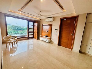 Room in 4 BHK Apartment at Conscient Heritage Max, Sector 102 – for Rent