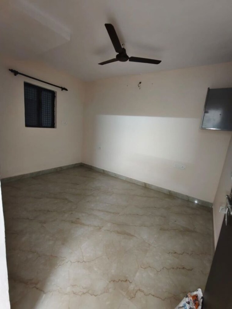 Room, sector 18 dwarka 2 Bedroom 1200 Sq.Ft. Apartment In Sector 18 Dwarka Delhi 10749597