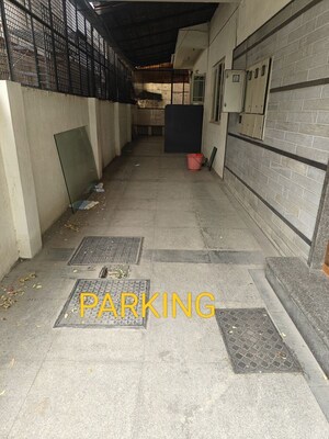 Parking in 4 BHK Independent House at 4th Block – for Rent