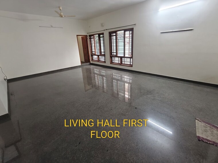 Room, 4th block 4 Bedroom 2400 Sq.Ft. Independent House In 4th Block Bangalore 10749608