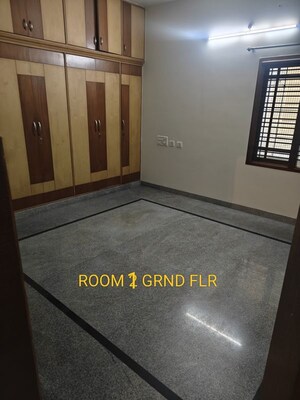 Room in 4 BHK Independent House at 4th Block – for Rent