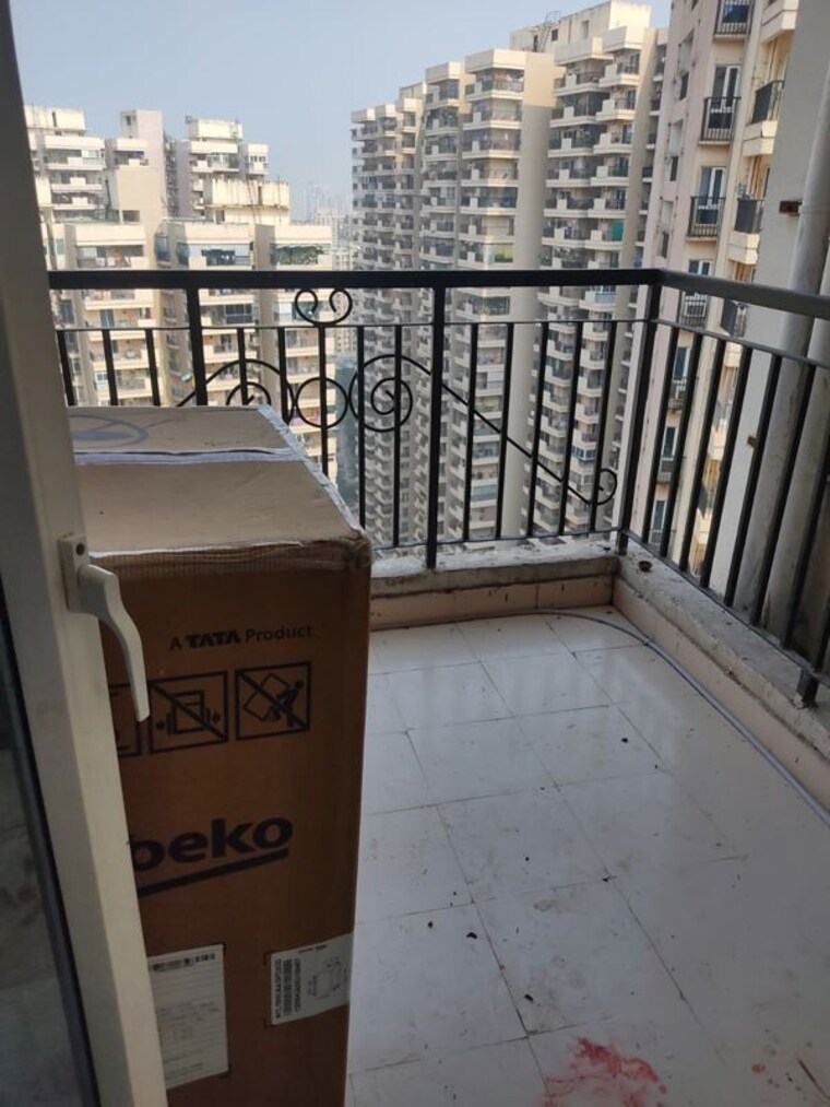 Balcony, gaur-city-2-14th-avenue 1 Bedroom 530 Sq.Ft. Apartment In Sector 16c Greater Noida Greater Noida 10749595