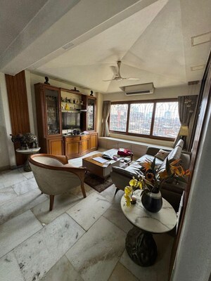 Living Room in 2 BHK Apartment at Kherwadi – for Rent