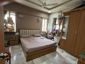 Bedroom in 2 BHK Apartment at Kherwadi – for Rent