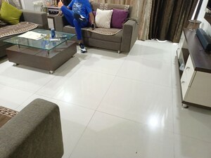 Lift in 3 BHK Apartment at Anand Nagar – for Rent