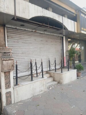  Showroom For Rent in Chinar Park
