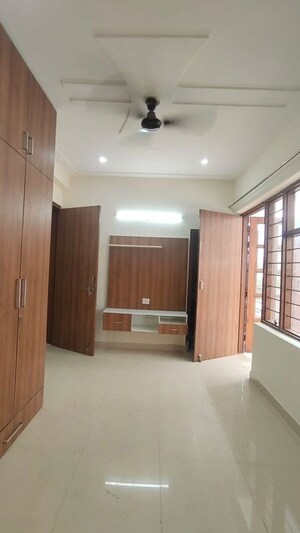 Room in 2 BHK Builder Floor at Sector 46 – for Rent