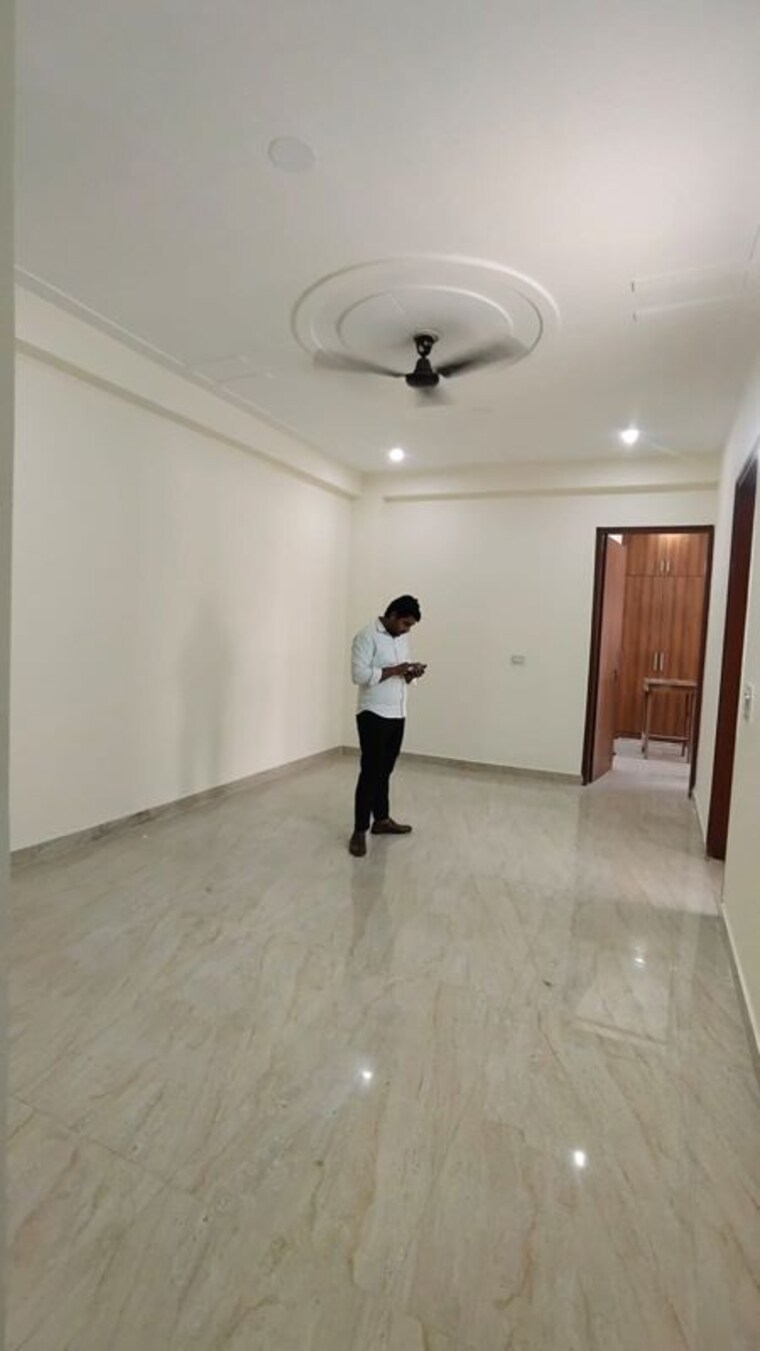 Room, sector 46 2 Bedroom 150 Sq.Yd. Builder Floor In Sector 46 Gurgaon 10749616