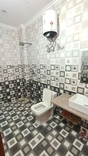 Bathroom in 2 BHK Builder Floor at Sector 46 – for Rent