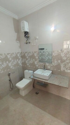 Bathroom in 2 BHK Builder Floor at Sector 46 – for Rent