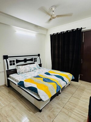 Bedroom in 4 BHK Builder Floor at Palam Vihar – for Rent