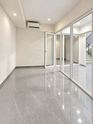 Room in 3 BHK Builder Floor at M3M Antalya Hills, Sector 79 – for Sale