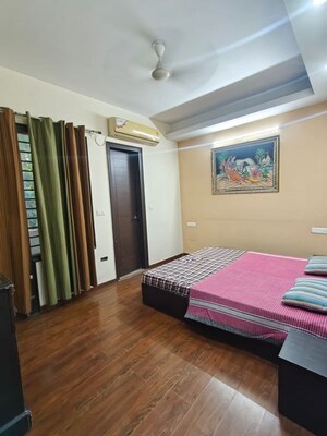 Bedroom in 3 BHK Builder Floor at Sector 46 – for Rent