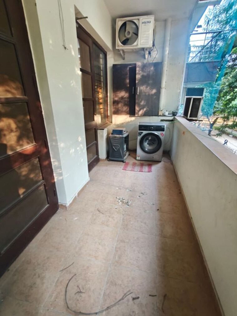 Balcony, sector 46 3 Bedroom 900 Sq.Ft. Builder Floor In Sector 46 Gurgaon 10749691