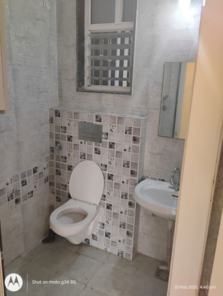 Bathroom, sector 14 dwarka 2 Bedroom 1200 Sq.Ft. Apartment In Sector 14 Dwarka Delhi 10749689
