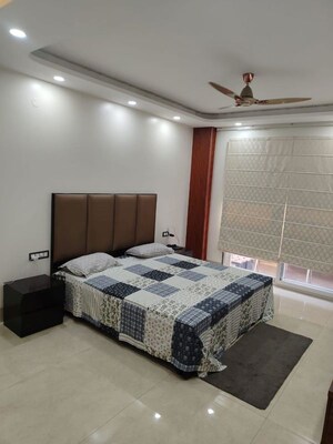 Bedroom in 4 BHK Builder Floor at Palam Vihar – for Rent