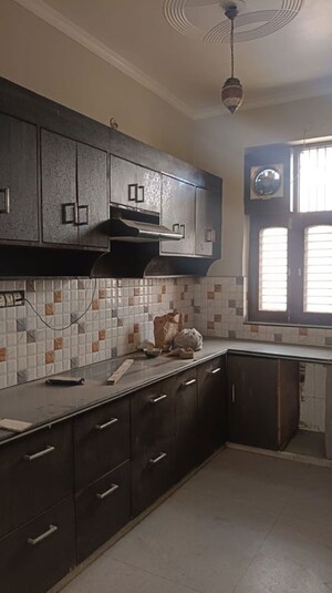 Kitchen in 2 BHK Builder Floor at Sector 46 – for Rent