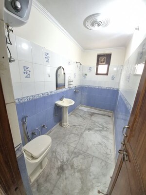 Kitchen in 1 BHK Builder Floor at RWA Residential Society Sector 46, Sector 46 – for Rent