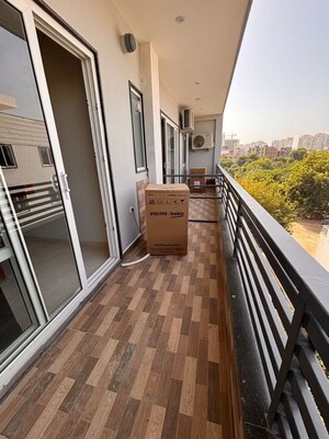 Balcony in 1 BHK Builder Floor at Sector 38 – for Rent