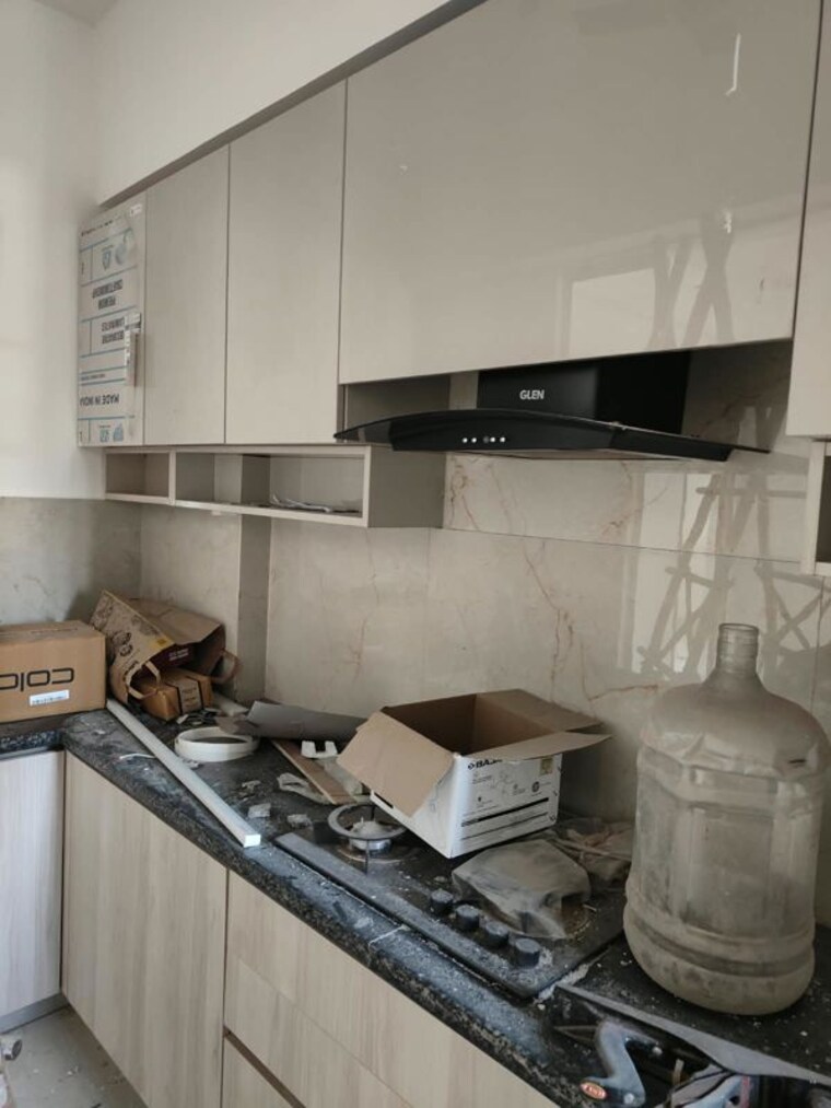 Kitchen, emaar-emerald-estate 2.5 Bedroom 1020 Sq.Ft. Apartment In Sector 65 Gurgaon 10749869