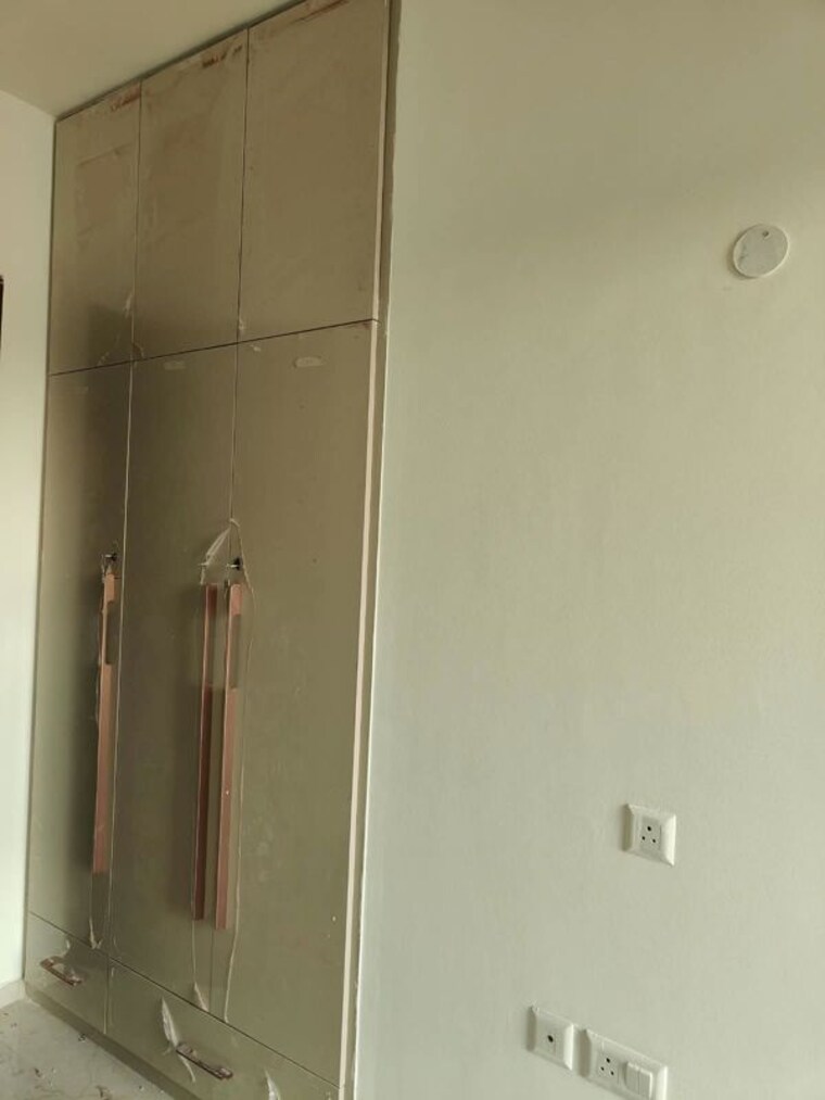 undefined, emaar-emerald-estate 2.5 Bedroom 1020 Sq.Ft. Apartment In Sector 65 Gurgaon 10749869