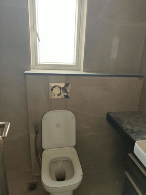 Bathroom in 2.5 BHK Apartment at Emaar Emerald Estate, Sector 65 – for Rent