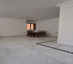 Living Room in 2 BHK Apartment at Matunga East – for Rent