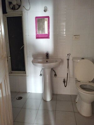 Bathroom in 2.5 BHK Apartment at Supertech Cape Town, Sector 74 – for Rent