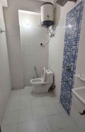 Bathroom in 2 BHK Builder Floor at Ramesh Nagar – for Rent