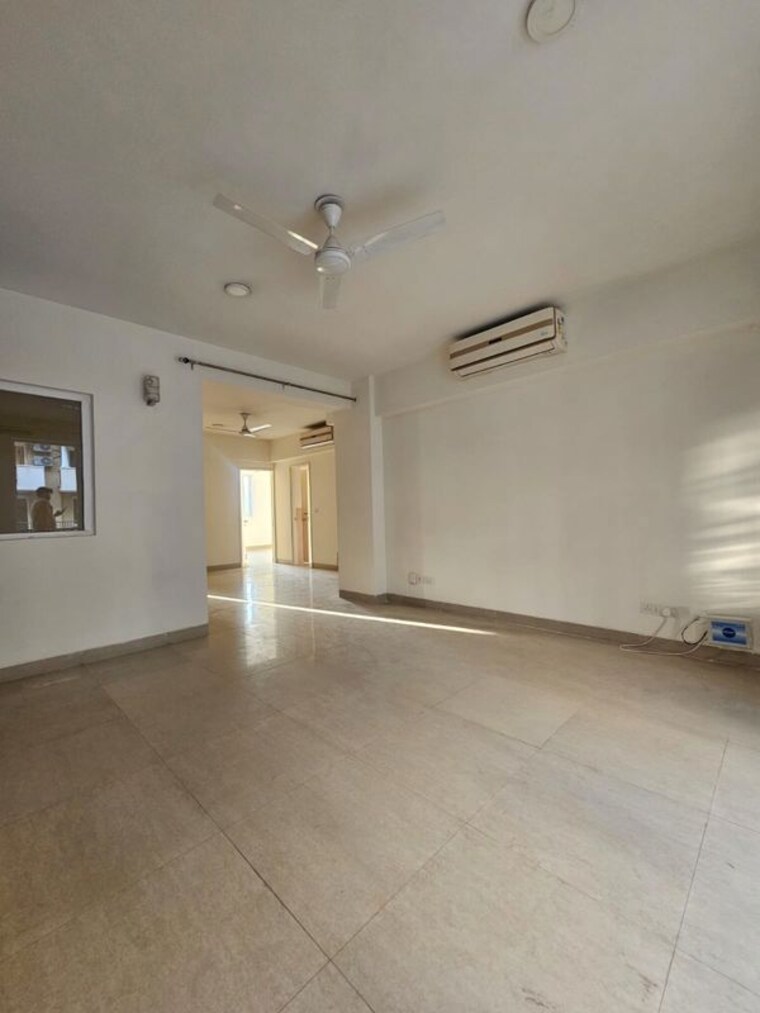 Room, emaar-emerald-floors-premier 3.5 Bedroom 1650 Sq.Ft. Apartment In Sector 65 Gurgaon 10749904