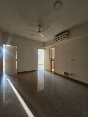 Room in 3.5 BHK Apartment at Emaar Emerald Floors Premier, Sector 65 – for Rent