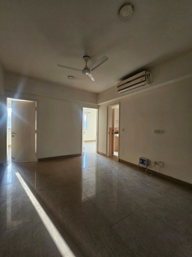 Room, emaar-emerald-floors-premier 3.5 Bedroom 1650 Sq.Ft. Apartment In Sector 65 Gurgaon 10749904