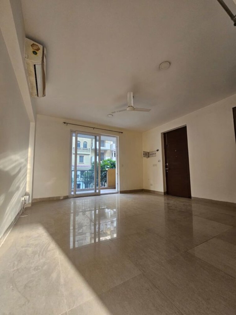 Room, emaar-emerald-floors-premier 4 Bedroom 1975 Sq.Ft. Apartment In Sector 65 Gurgaon 10749922