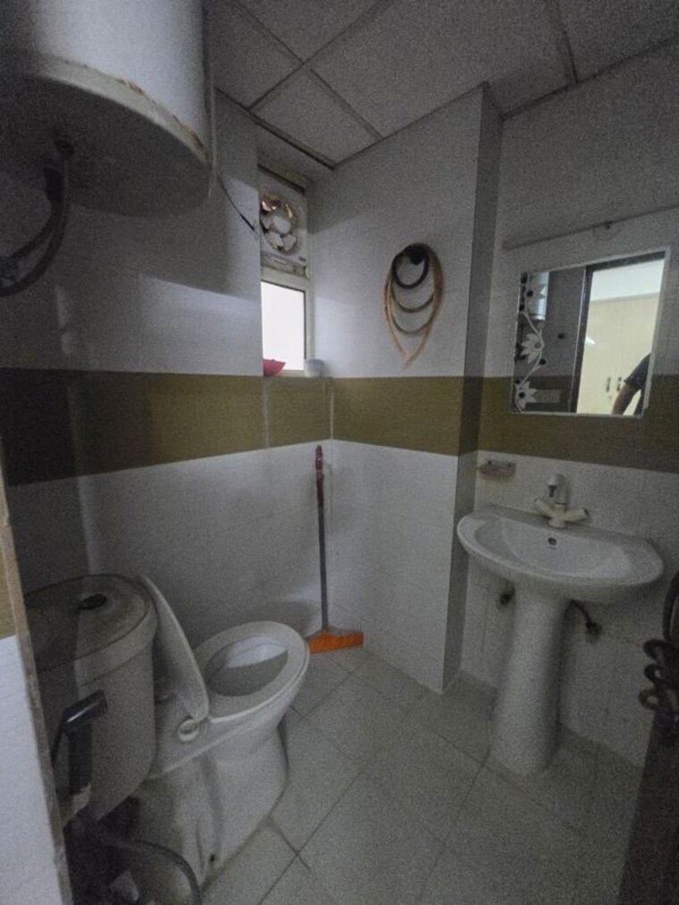 Bathroom, supertech-ecociti 3 Bedroom 1595 Sq.Ft. Apartment In Sector 137 Noida 10749931