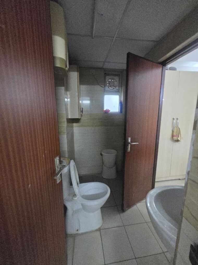 Bathroom, supertech-ecociti 3 Bedroom 1595 Sq.Ft. Apartment In Sector 137 Noida 10749931