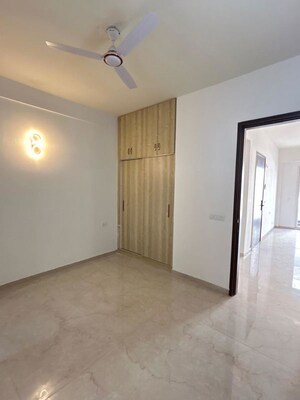 3.5 BHK Apartment For Rent in Signature Global City 63A, Sector 63a