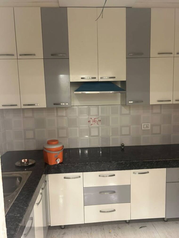 Kitchen, bhago majra road 2 Bedroom 105 Sq.Yd. Apartment In Bhago Majra Road Kharar 10749894