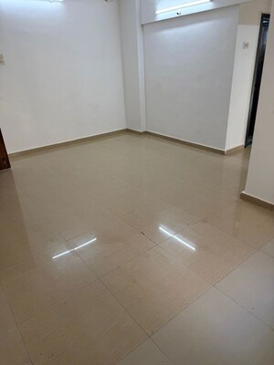 Room in 1 BHK Apartment at RNA NG Suncity Phase II, Kandivali East – for Rent