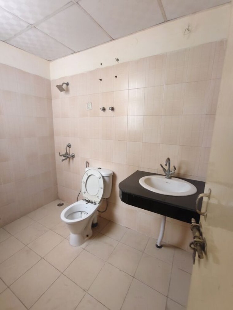 Bathroom, landcraft-river-heights 3 Bedroom 1665 Sq.Ft. Apartment In Raj Nagar Extension Ghaziabad 10750011