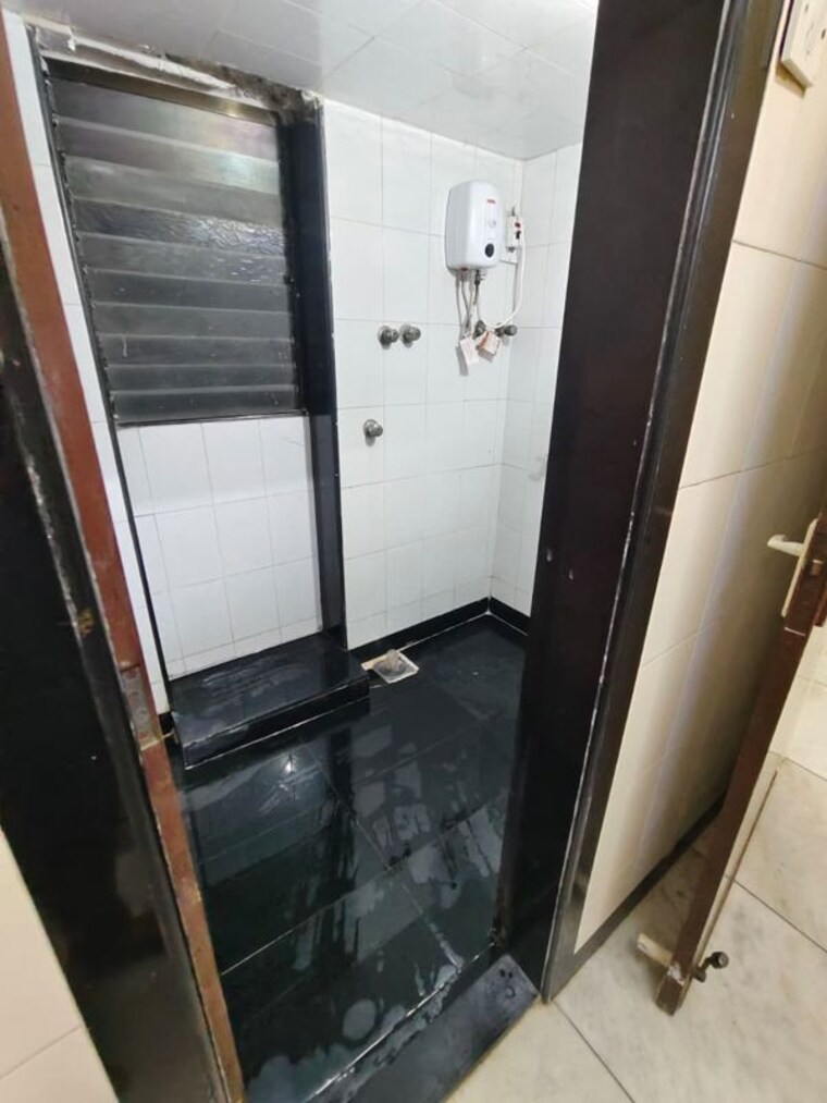 Bathroom, visha-apartment 2 Bedroom 670 Sq.Ft. Apartment In Andheri East Mumbai 10750016