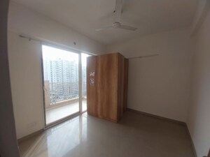 Room in 3 BHK Apartment at Mahagun My Woods, Sector 16c Greater Noida – for Sale