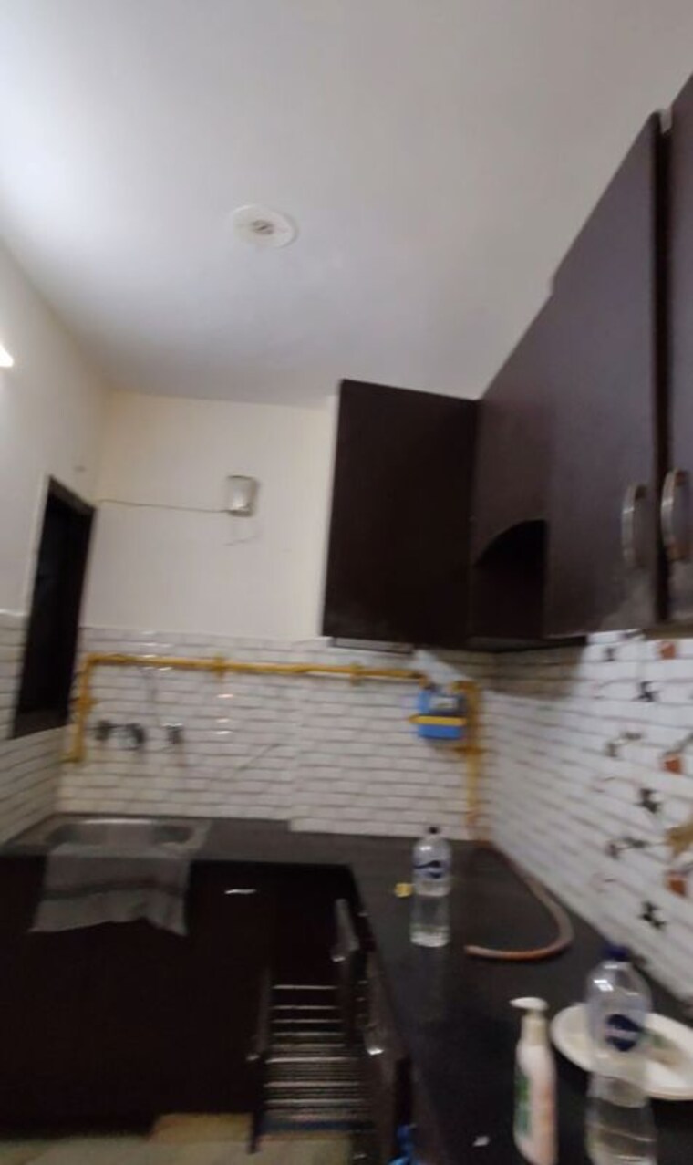 Kitchen, meenakshi garden 2 Bedroom 100 Sq.Yd. Builder Floor In Meenakshi Garden Delhi 10750033