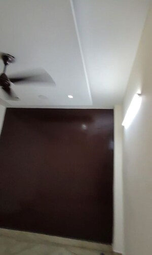 Room in 2 BHK Builder Floor at Meenakshi Garden – for Rent