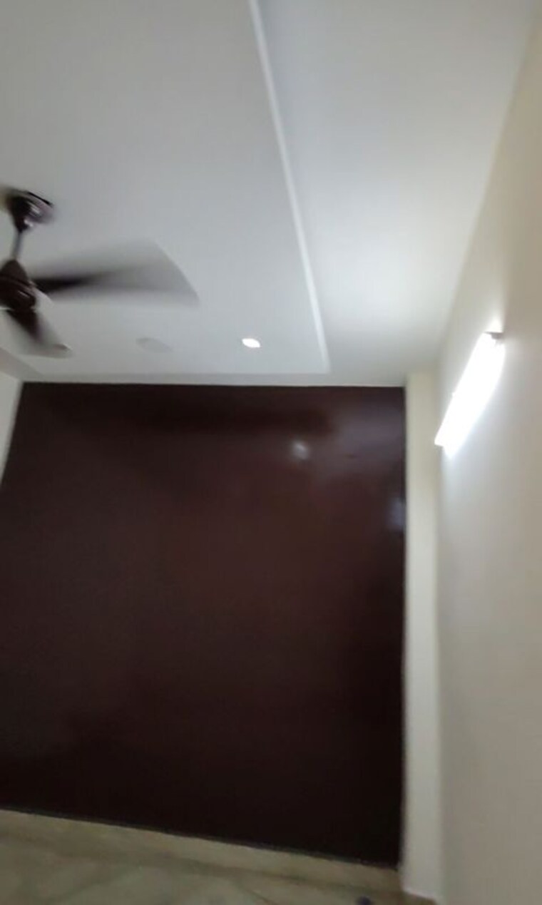 Room, meenakshi garden 2 Bedroom 100 Sq.Yd. Builder Floor In Meenakshi Garden Delhi 10750033