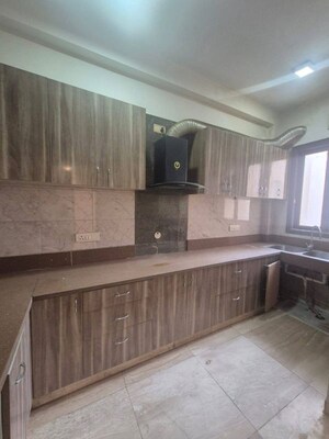 Kitchen in 3 BHK Builder Floor at BPTP Amstoria, Sector 102 – for Rent