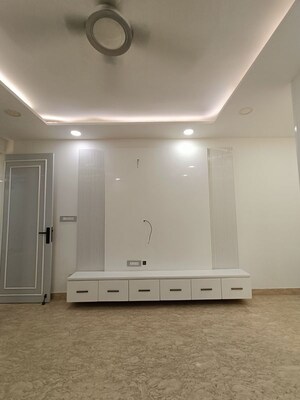 Building Lobby in 4 BHK Builder Floor at Pitampura – for Sale